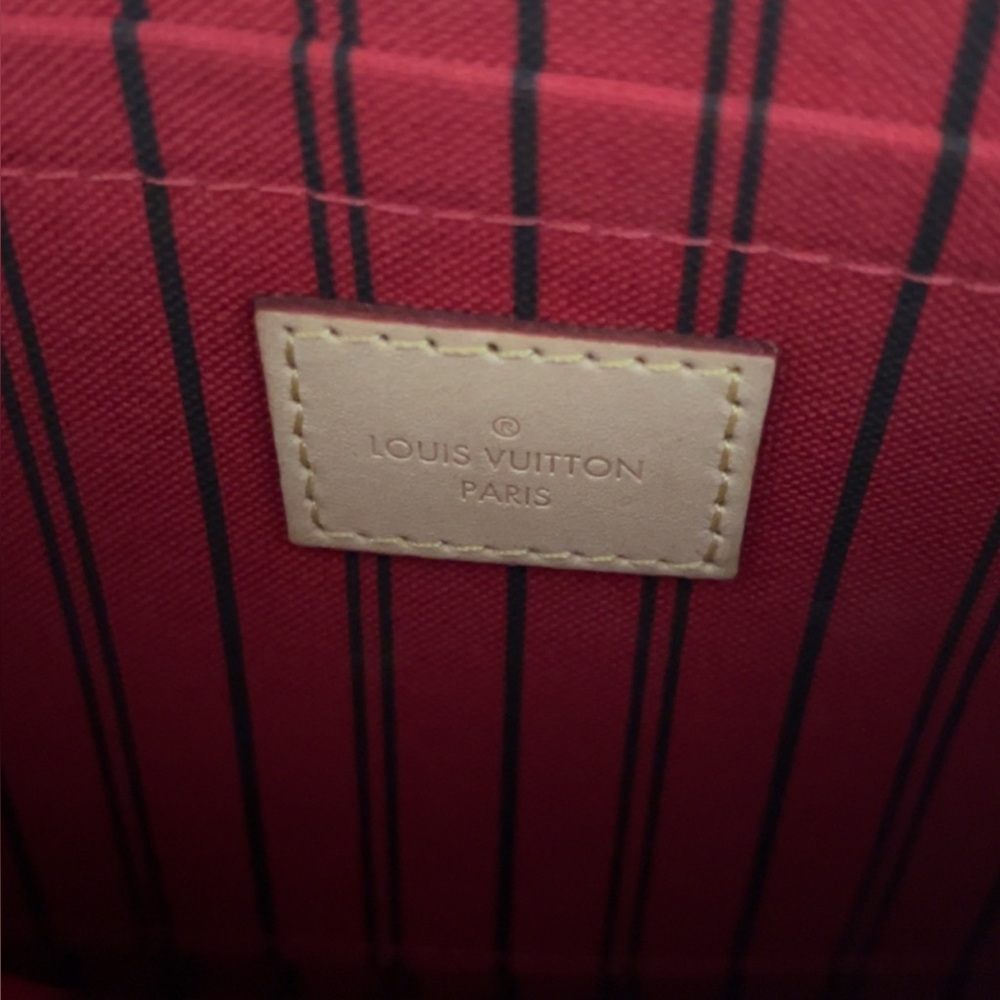Louis Vuitton
Monogram Neverfull MM GM Pochette Pivoine - Picture 3 of 5